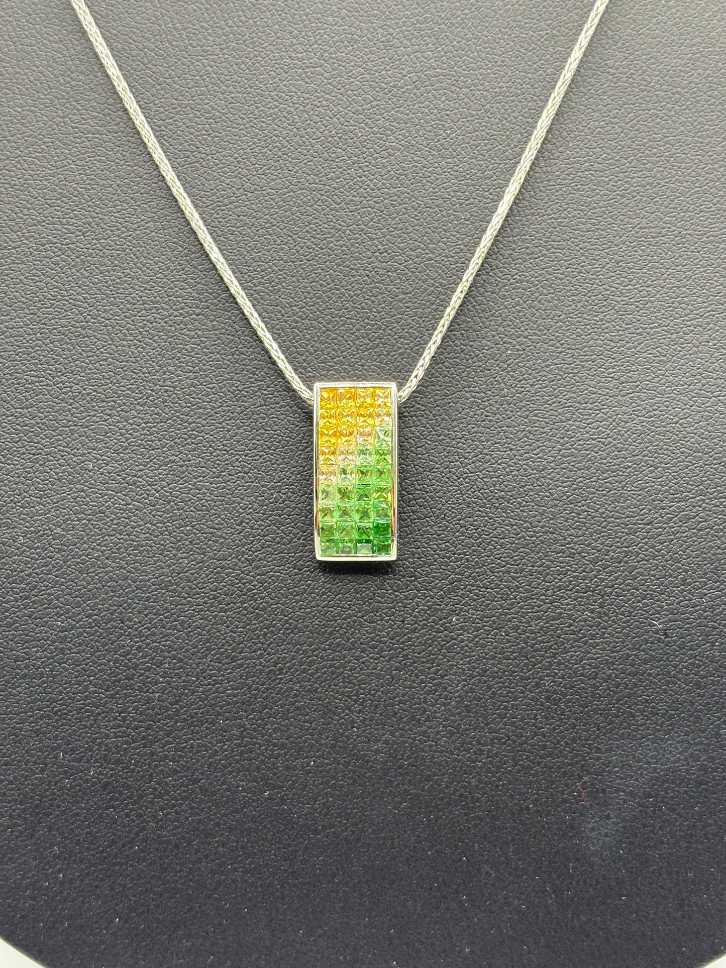 K18 WG NECKLACE Total Wgt-5.47 Grms