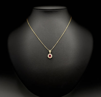 K 18 CHAIN & PENDANT  Ruby Total Wgt 4.92 grms