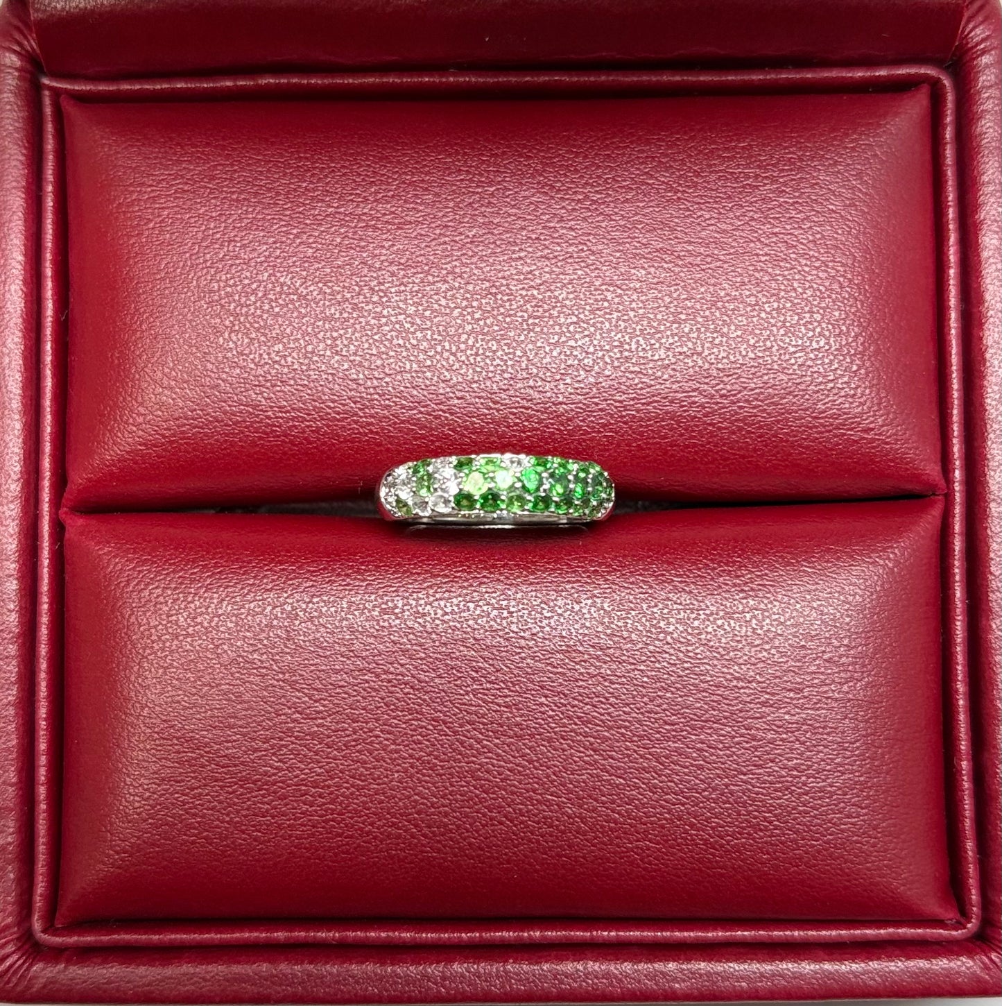 K 18 WG RING total wgt 3.08 grms