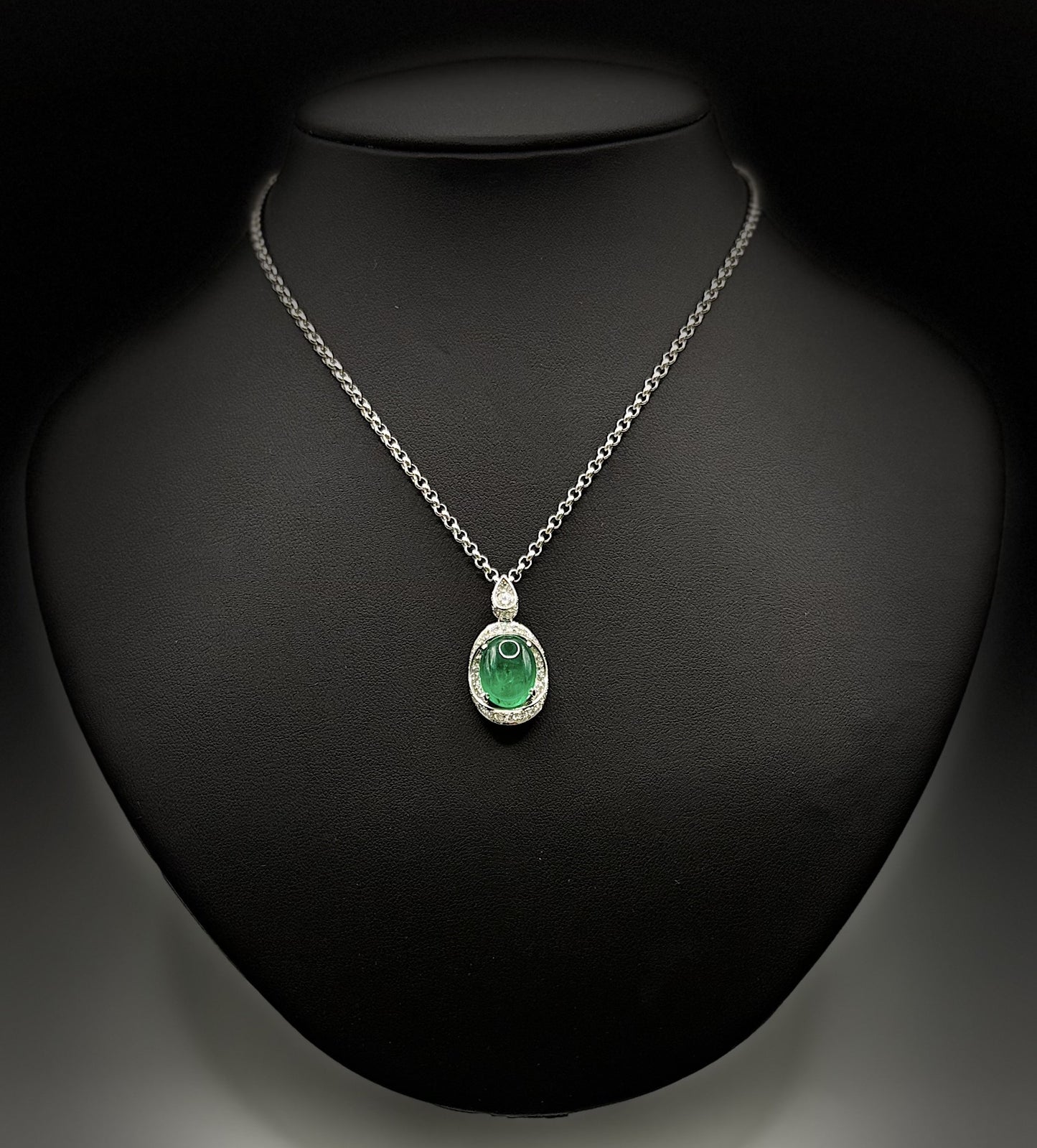 P-PT900 C-PT-850 Emerald 7.90 cts Total Wgt - 12.48 Grms CGL CERTIFICATE