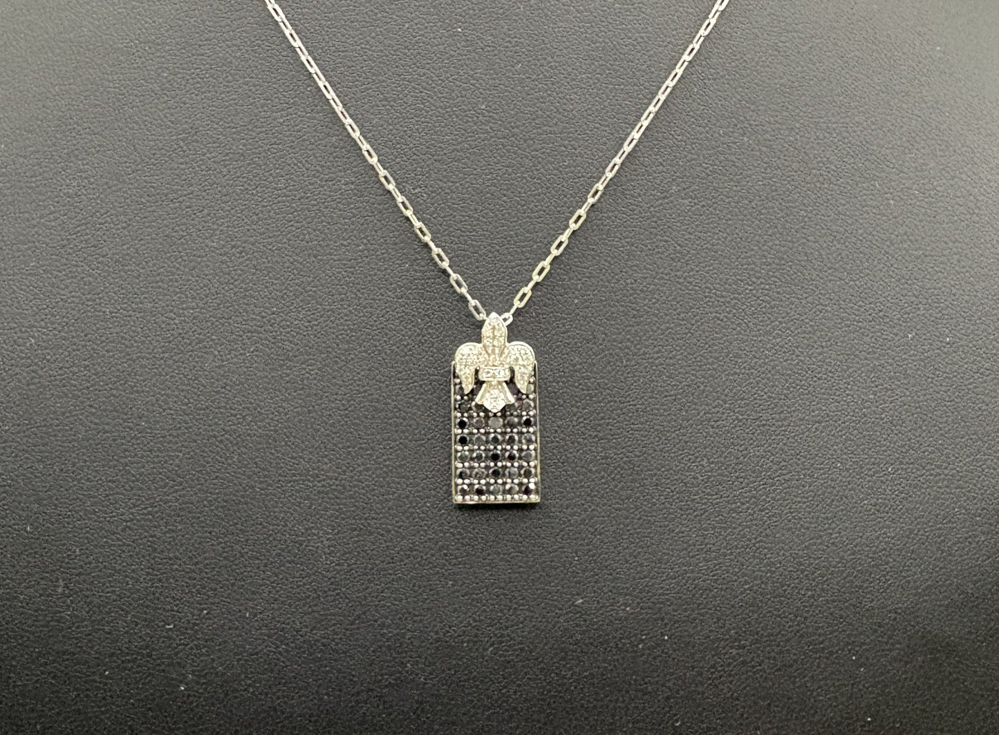 K 18 WG CHAIN & PENDANT total wgt 6.13 grms