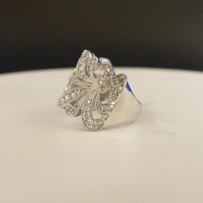 K18 WG RING total wgt 7.70 grms