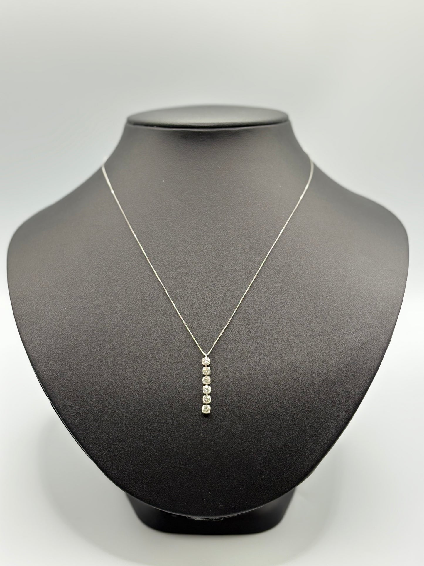 PT850 DIAMOND NECKLACE 1.00 cts Total Wgt - 2.67 Grms
