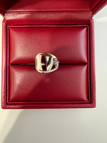 K 18 WG RING total wgt 7.70 grms