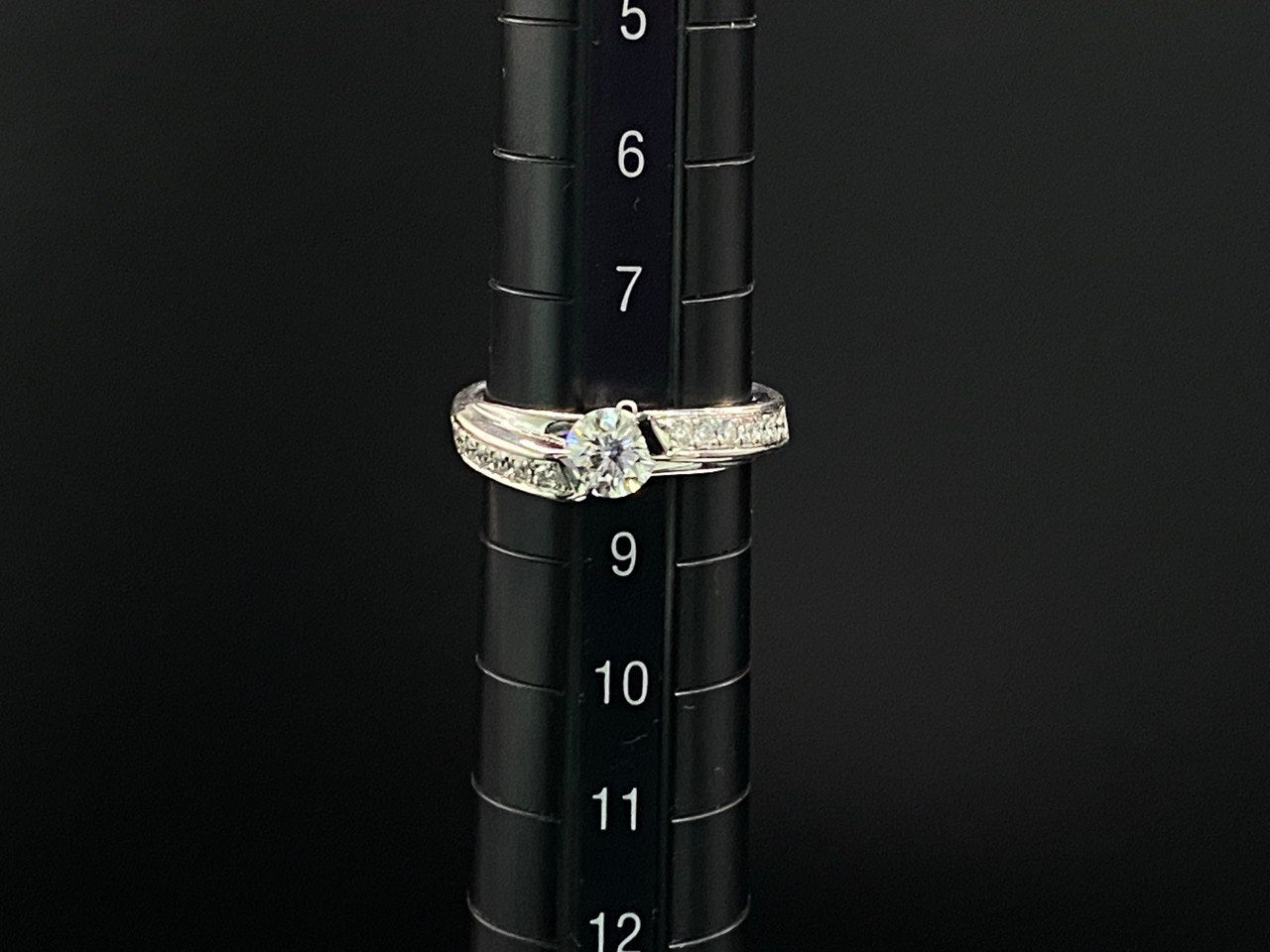 PT-900 DIAMOND RING total wgt 5.12 grms