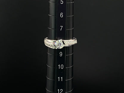 PT-900 DIAMOND RING total wgt 5.12 grms