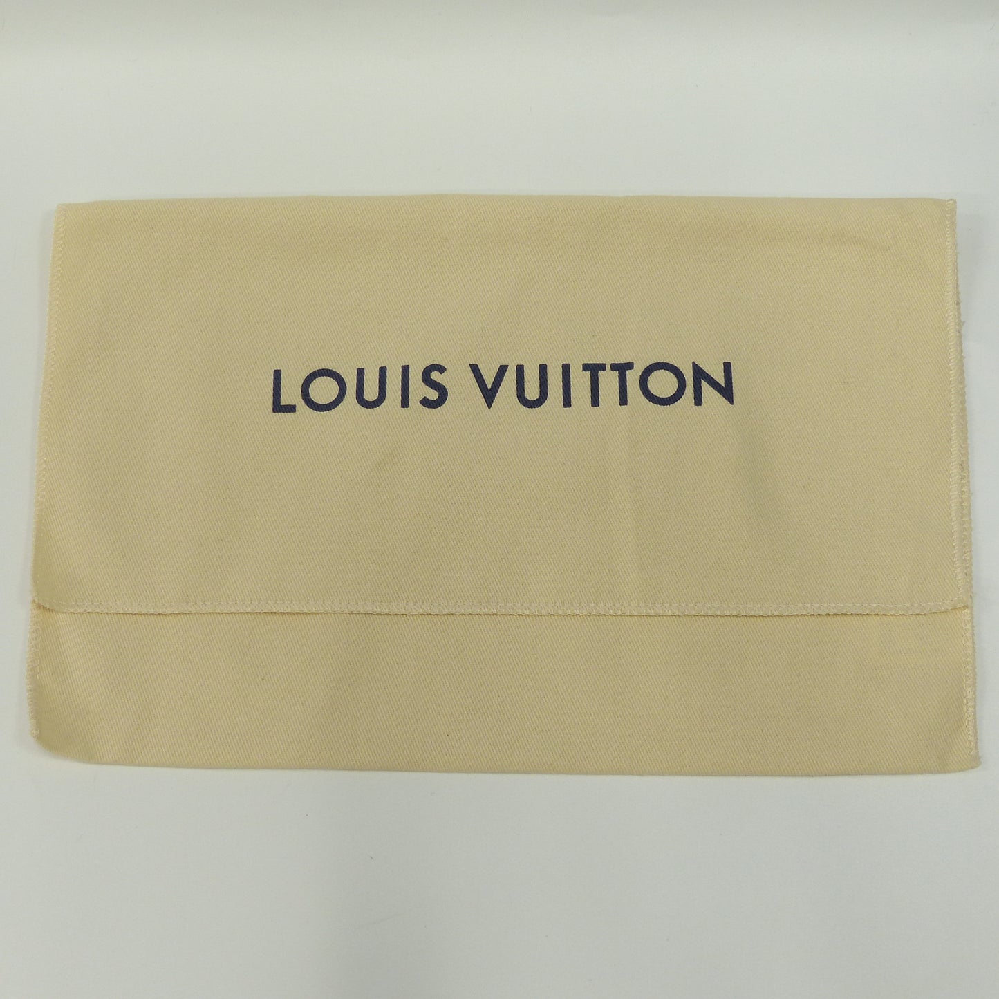 LOUIS VUITTON  M69203  Pochette double zip