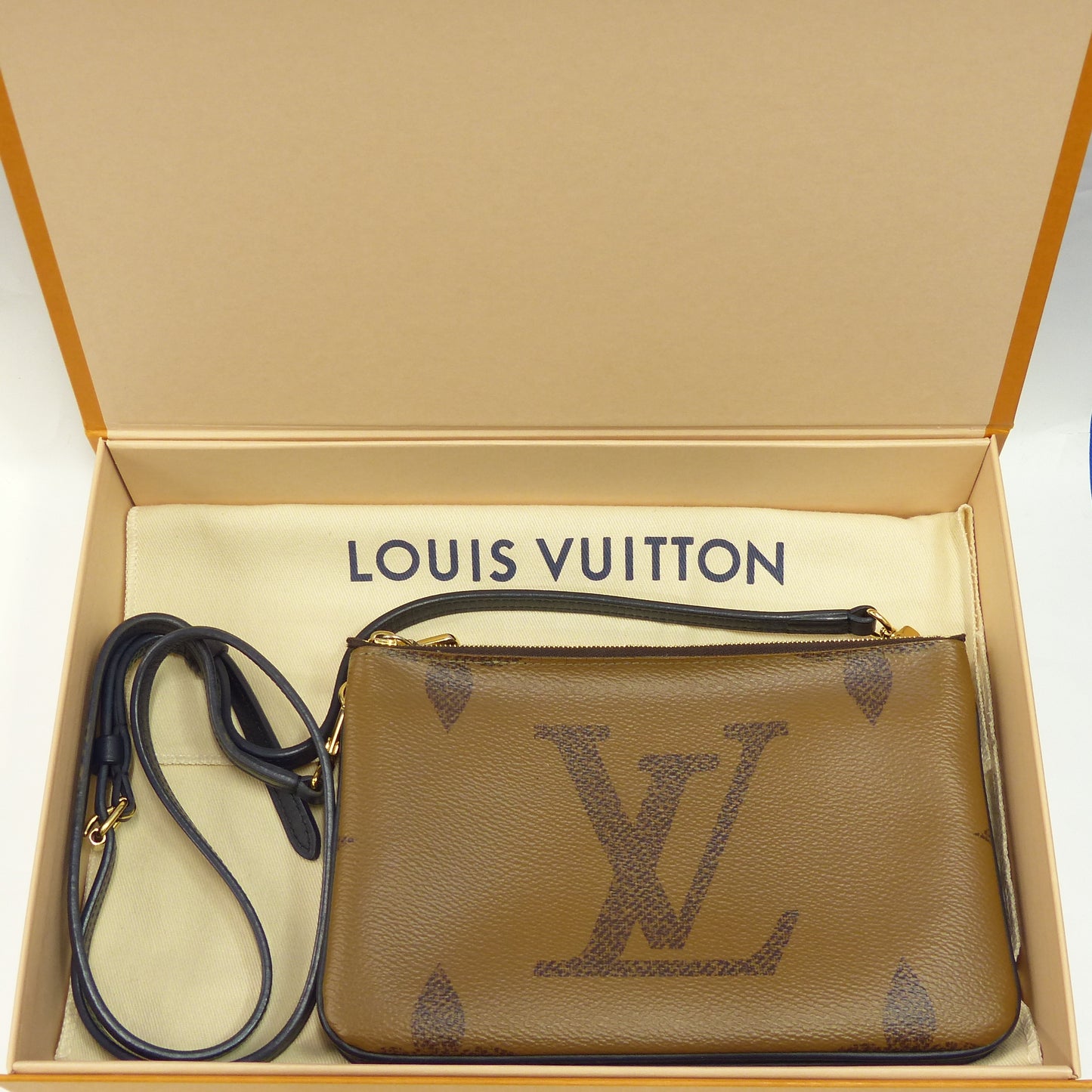 LOUIS VUITTON  M69203  Pochette double zip