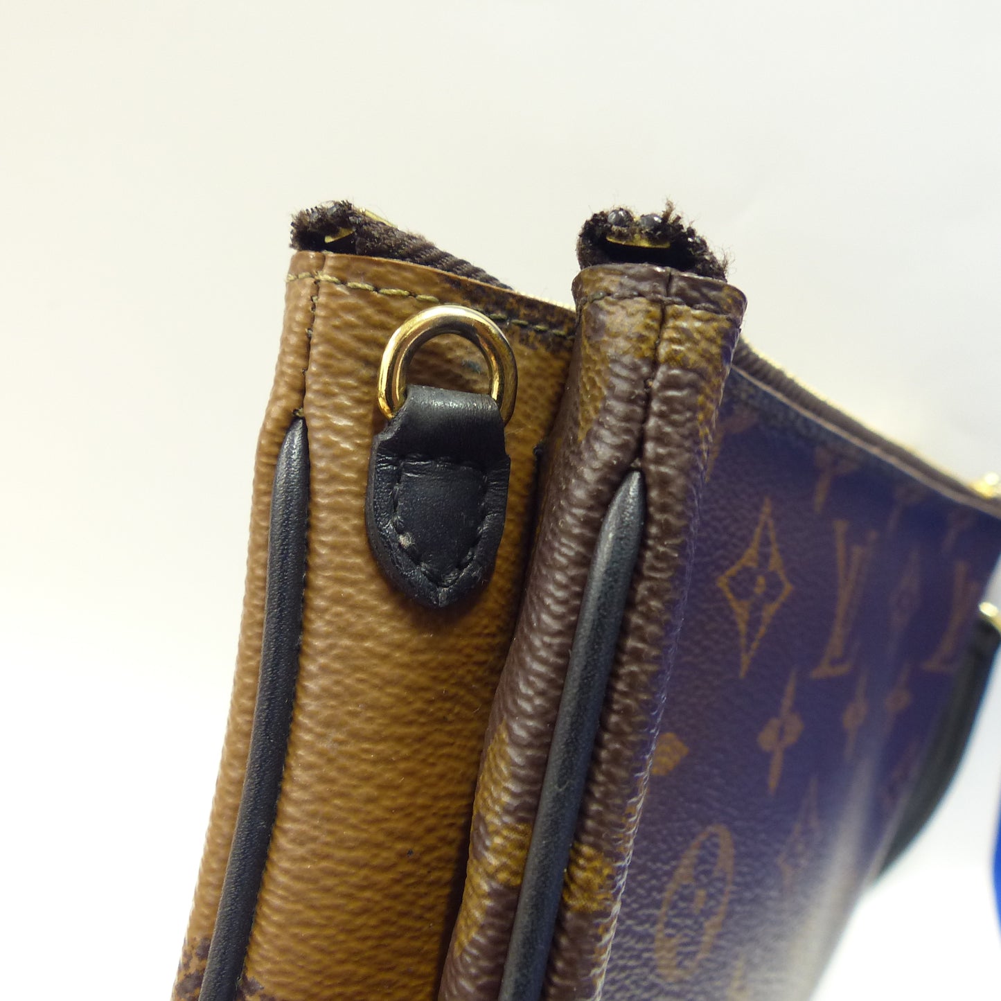 LOUIS VUITTON  M69203  Pochette double zip