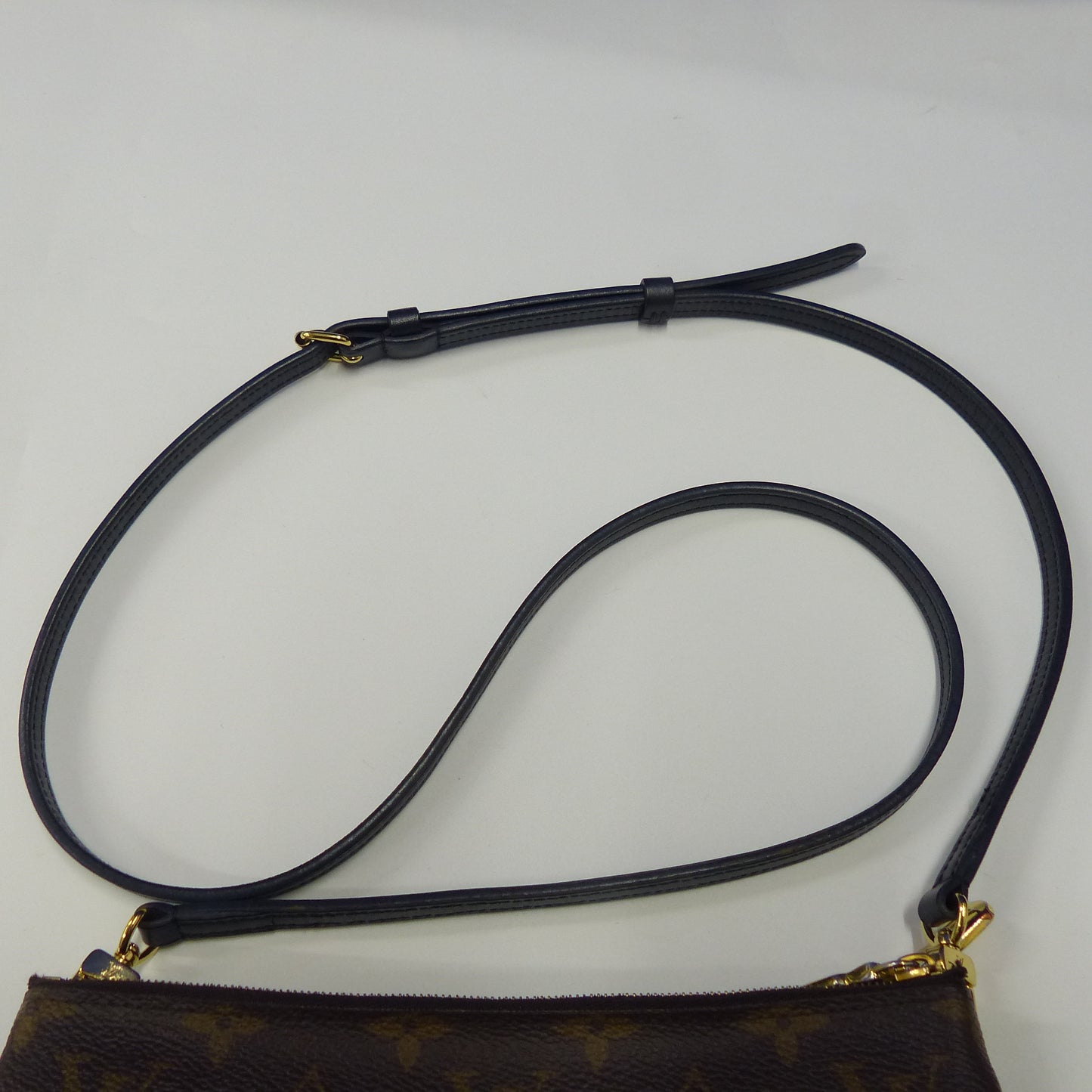 LOUIS VUITTON  M69203  Pochette double zip