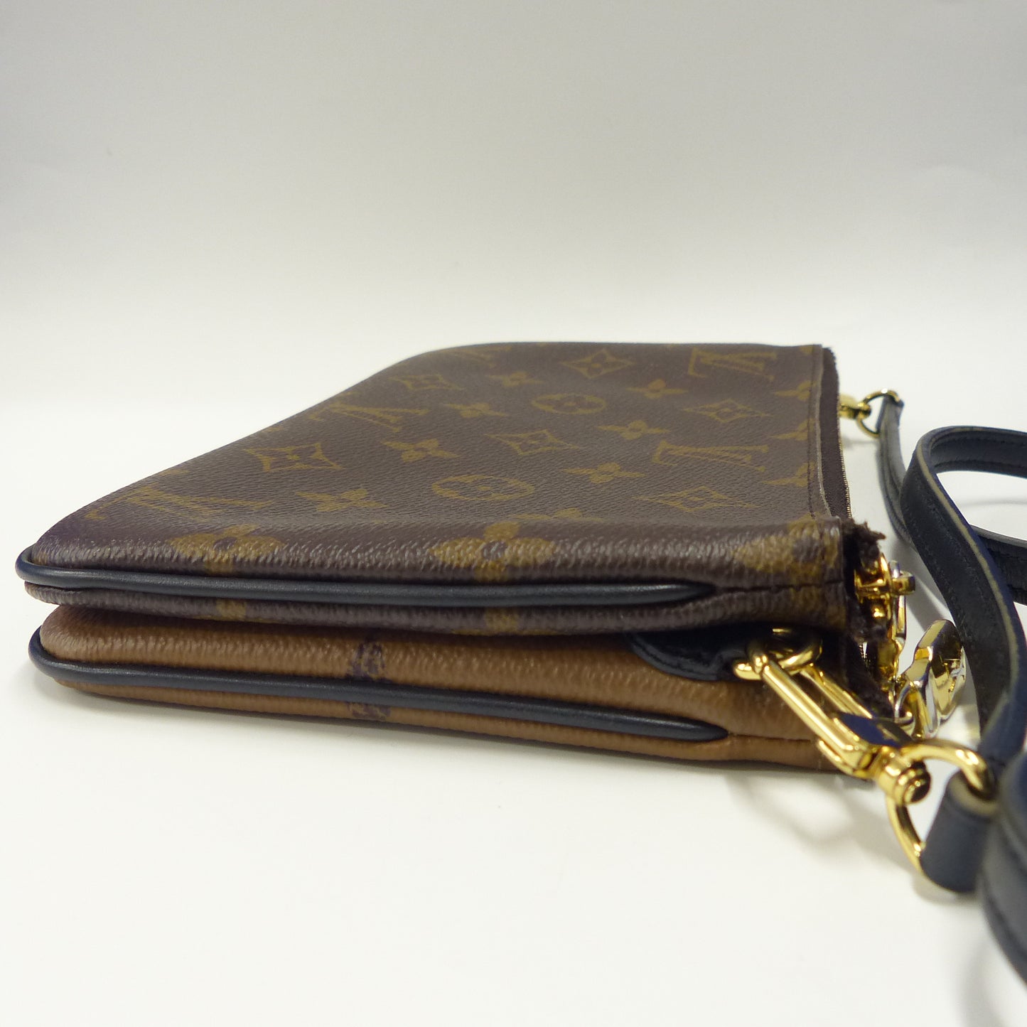 LOUIS VUITTON  M69203  Pochette double zip