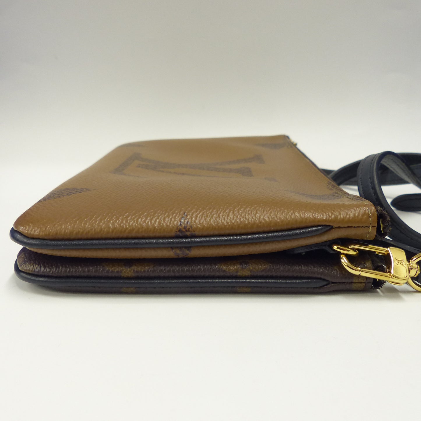 LOUIS VUITTON  M69203  Pochette double zip