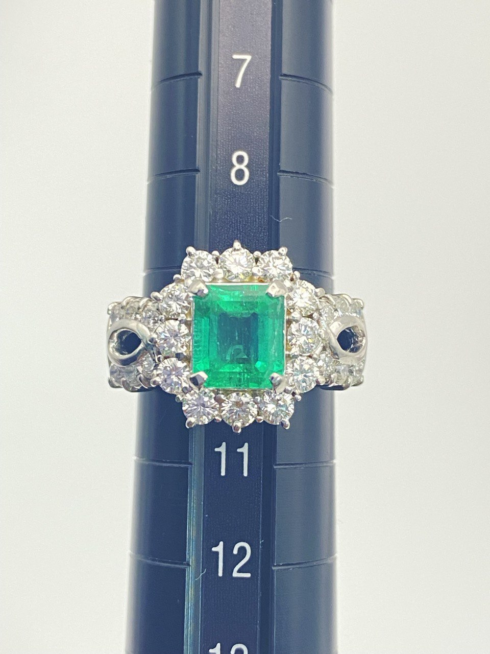 PT-900 RING 10.67 GRMS WITH GGS CERTIFICATE
